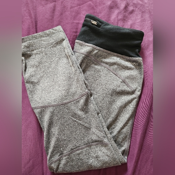 Nike Dri-fit Running Capri workout legging - Picture 5 of 6